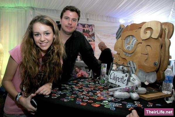 0 (585) - 00toate pozele mel cu miley cyrus00