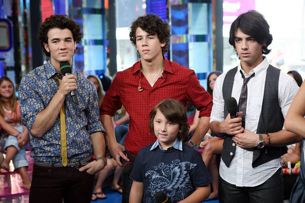 MTV TRL Present Jonas Brothers Yung Berg Dusdyg7OXsnl - Jonas Brothers