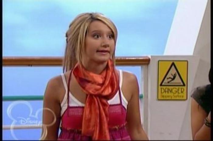 normal_212 - ashley tisdale