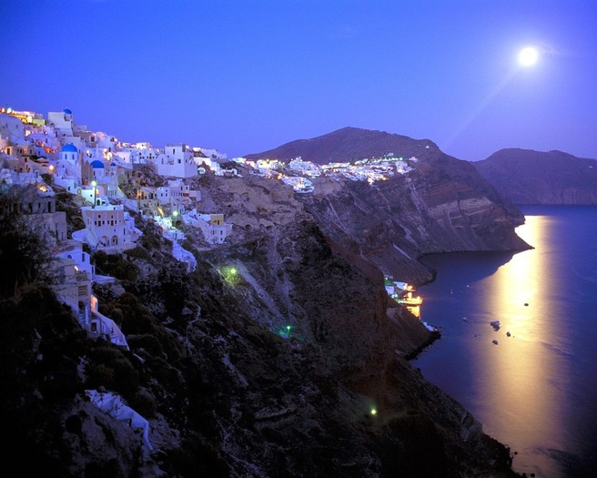 Moonrise Over Santorini, Greece - Diverse imagini