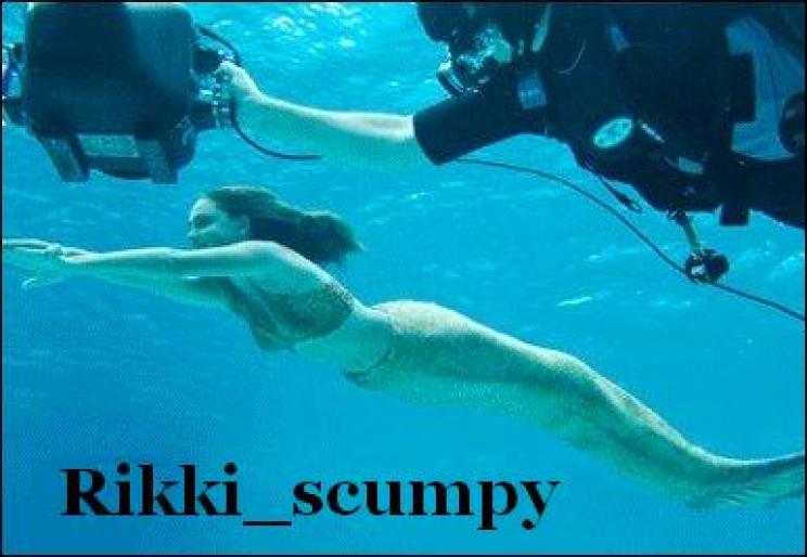 la filmari - Cleo Sertori-Phoebe Tonkin