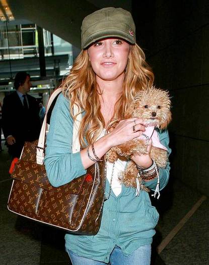 2198095472 - AShley Tisdale