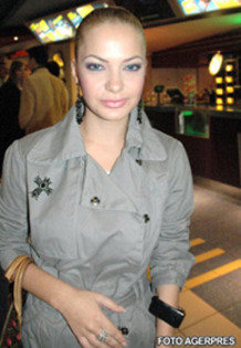 andreea-antonescu-farsa_08