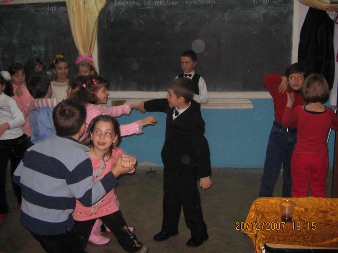 Serbare Craciun Clasa a II- B 2007 044 - Mos Craciun 2007-2008