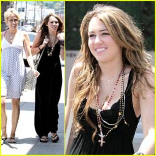 miley-cyrus-mommy-me-time - Miley Cyrus
