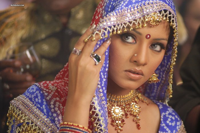 Celina_Jaitley_361 - Goana dupa mostenire film indian