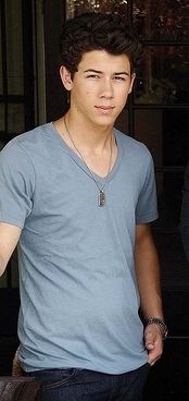 WBOWILHUYDAYLDHRHNZ - Nick Jonas
