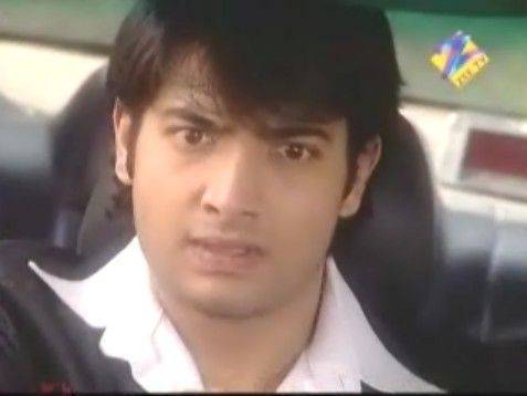 YLAOEWMSFYAMPULABSE - Sharad Malhotra