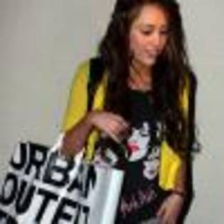 buyOtE056911-01 - poze rare cu miley cyrus