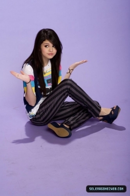 34fjoy8 - Poze Selena Gomez