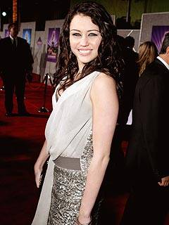 miley_cyrus-premiere-concert-movie-hannah-montana-best-both-worlds-hair-brunette[1]