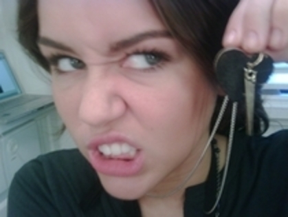 (13) - Rare photo Miley Cyrus