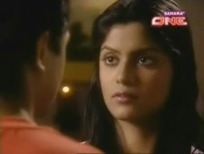 GQOKDBMJUTUIJRKYBIM - In cautarea fericirii