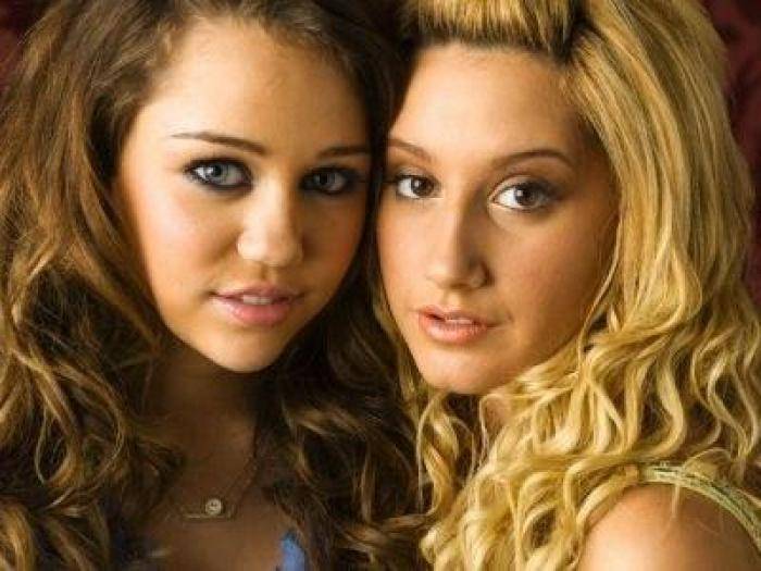 miley si ashley - Miley Cyrus