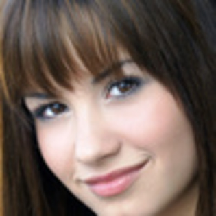 20090107151508uc9[1] - poze demi lovato