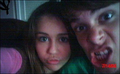 2566283670_c1f7f4281e[1] - Miley Cyrus