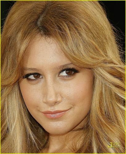 ashley-tisdale-20080128-368784