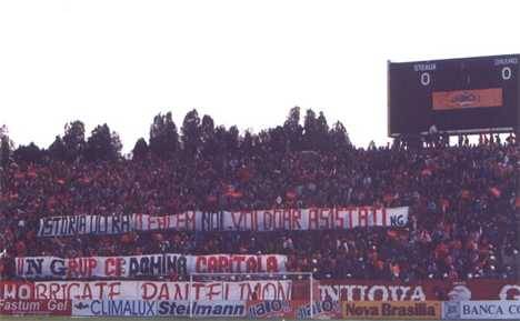 2003_3_25_13_34_7_stadion09[1] - DINAMO