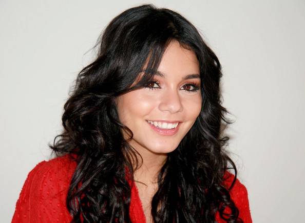 High School Musical 3 Photocall BEQuslDA3ipl - vanessa anne hudgens