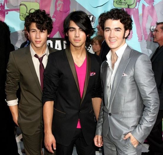 DRVYYLJAHDLJALYCLBS - Jonas Brothers Photoshotts