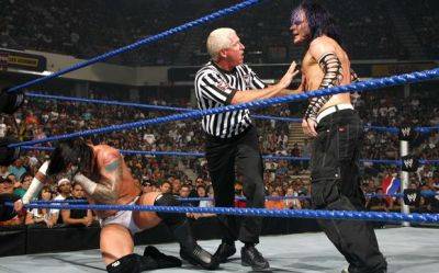 normal_2-2~7 - Jeff Hardy vs Cm Punk at The Bash