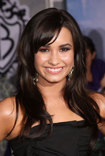 Walt+Disney+Pictures+Jonas+Brothers+3D+Concert+ktOpCk1CZx7l - 0-Demi Lovato-0