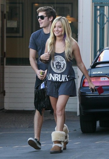 Zac+Efron+Ashley+Tisdale+Out+Lunch+Patty+hv2HL98E5UAl