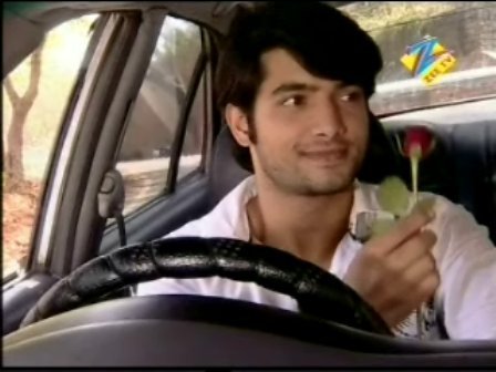 EMWCDOZOWHGCLOLCHUB - Sharad Malhotra