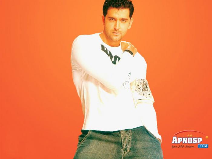 hrithik_roshan (24); Actor indian ce a devenit peste noapte un super star, din cauza filmului de succes "Kaho Naa... Pyaa
