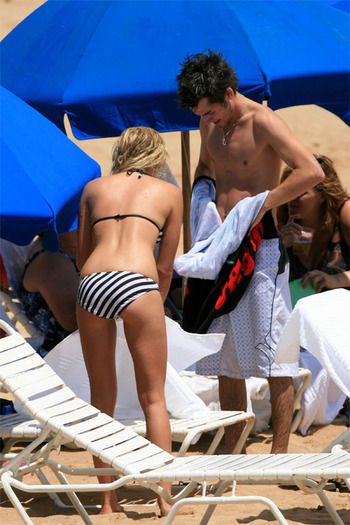 ashley-tisdale-bikini-3 - 00- ashley tisdale beach