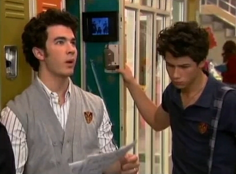 JONAS-episode-13-Detention-screens-the-jonas-brothers-7906146-472-349 - J O N A S