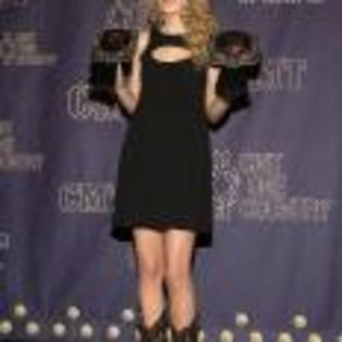 Taylor_Swift_1230497135_4
