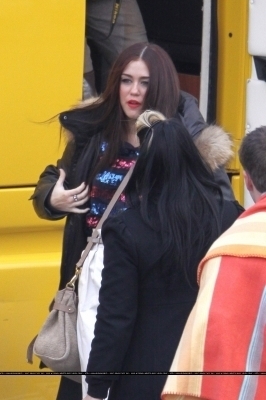 Miley-Cyrus-miley-cyrus-9418895-266-400