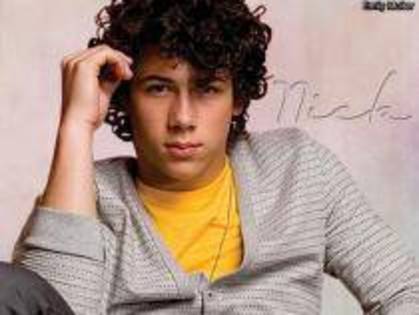 DJNRCIZRFBANTGHNTIA - Nick Jonas date despre el