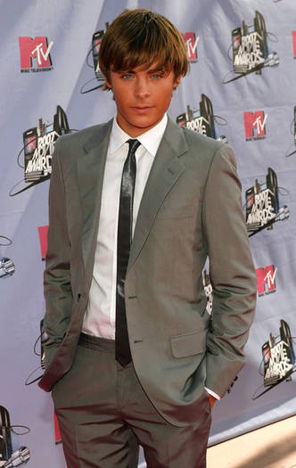 zac-efron[1]
