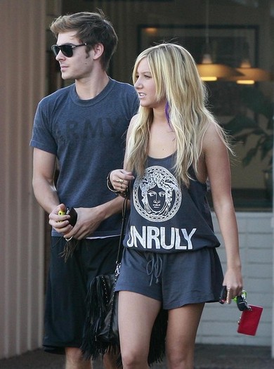 Zac+Efron+Ashley+Tisdale+Out+Lunch+Patty+T5eLAFSt6ZYl