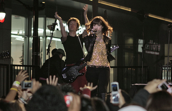 Demi+Lovato+Rocks+Hollywood+DRQ9vzffRT2l - 0-Demi Lovato-0