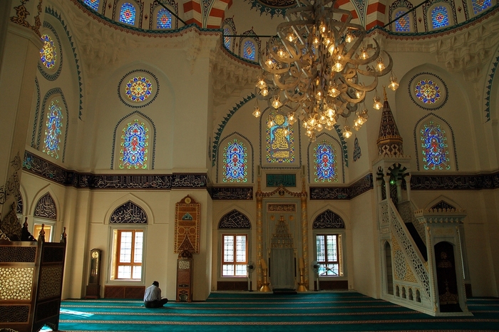 Turkish Mosque in Tokio - Japan (prayer hall)