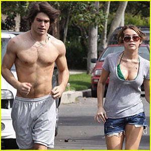 miley-cyrus-justin-gaston-jogging-shirtless[1] - miley and justin