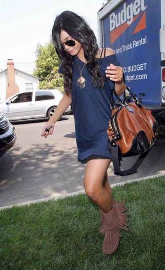 HYHWINCQZNOEZSOHRBV[1] - vanessa hudgens