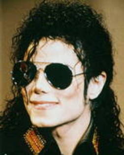 WPUWRAFKXARSQCLTJMP - michael jackson