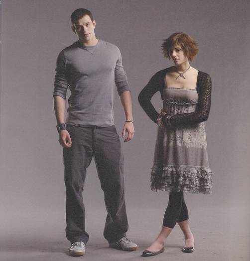 Alice-and-Emmett-Cullen-twilight-series-5484741-2213-2316[1]