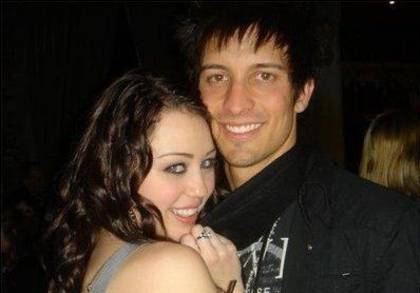 n1511352096_30084786_9890