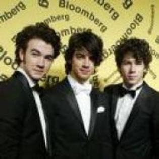 VBWDAYPTBBIGGPKQGMW - Jonas Brothers