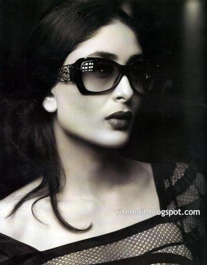 kareena-kapoor-wallpaper[2] - Kareena Kapoor