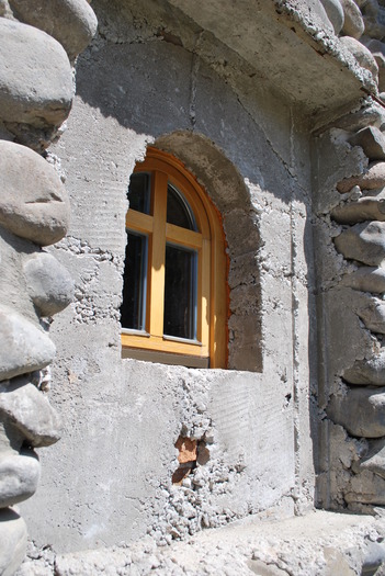 Mm 498; Manastirea Peri
