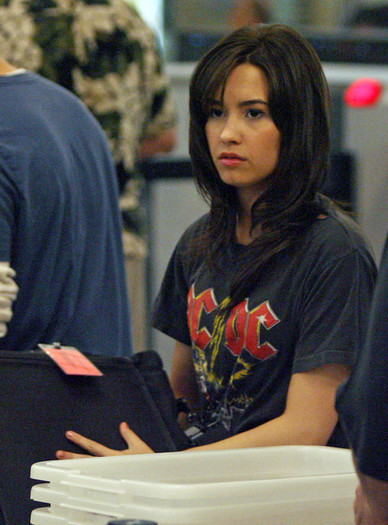 Demi+rocks+out+RU41GeARq06l - 0-Demi Lovato-0