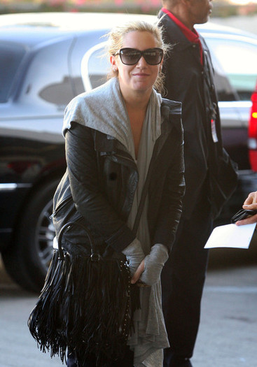 Tisdale+s+happy+faces+-d53-DRHOFgl