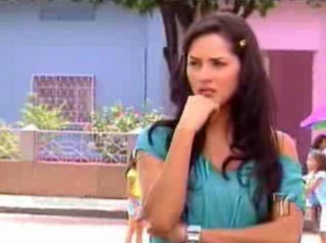 33194010 - Carmen Villalobos