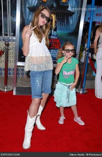 miley-cyrus-monster-house-los-angeles-premiere-0JMrV7 - Noah Cyrus